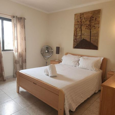 Sunny House Hostel ลากอส ภายนอก รูปภาพ