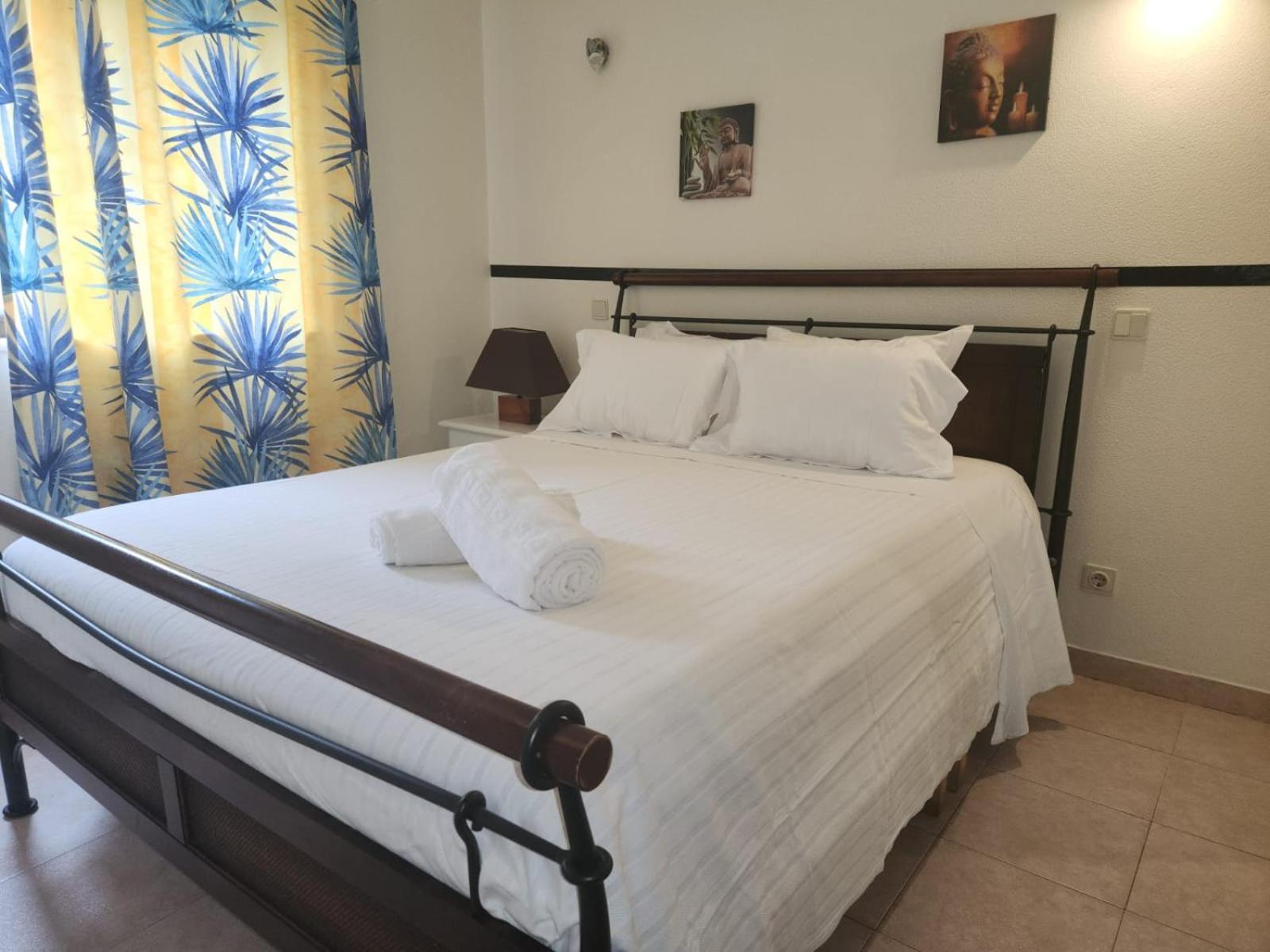 Sunny House Hostel ลากอส ภายนอก รูปภาพ
