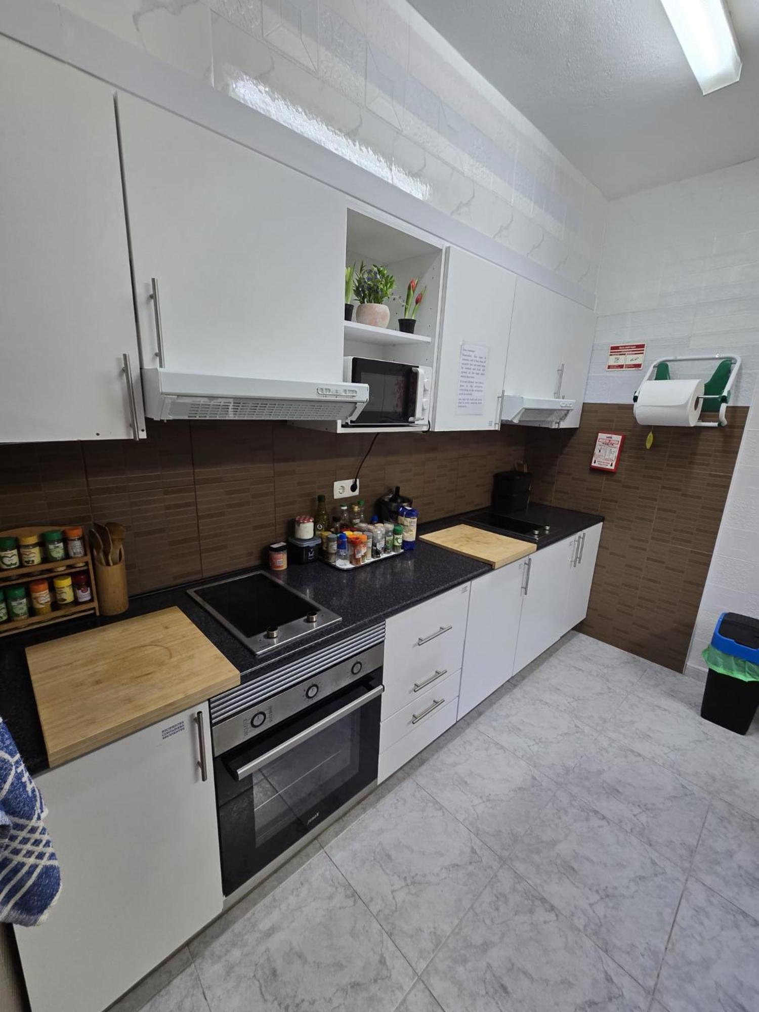Sunny House Hostel ลากอส ภายนอก รูปภาพ