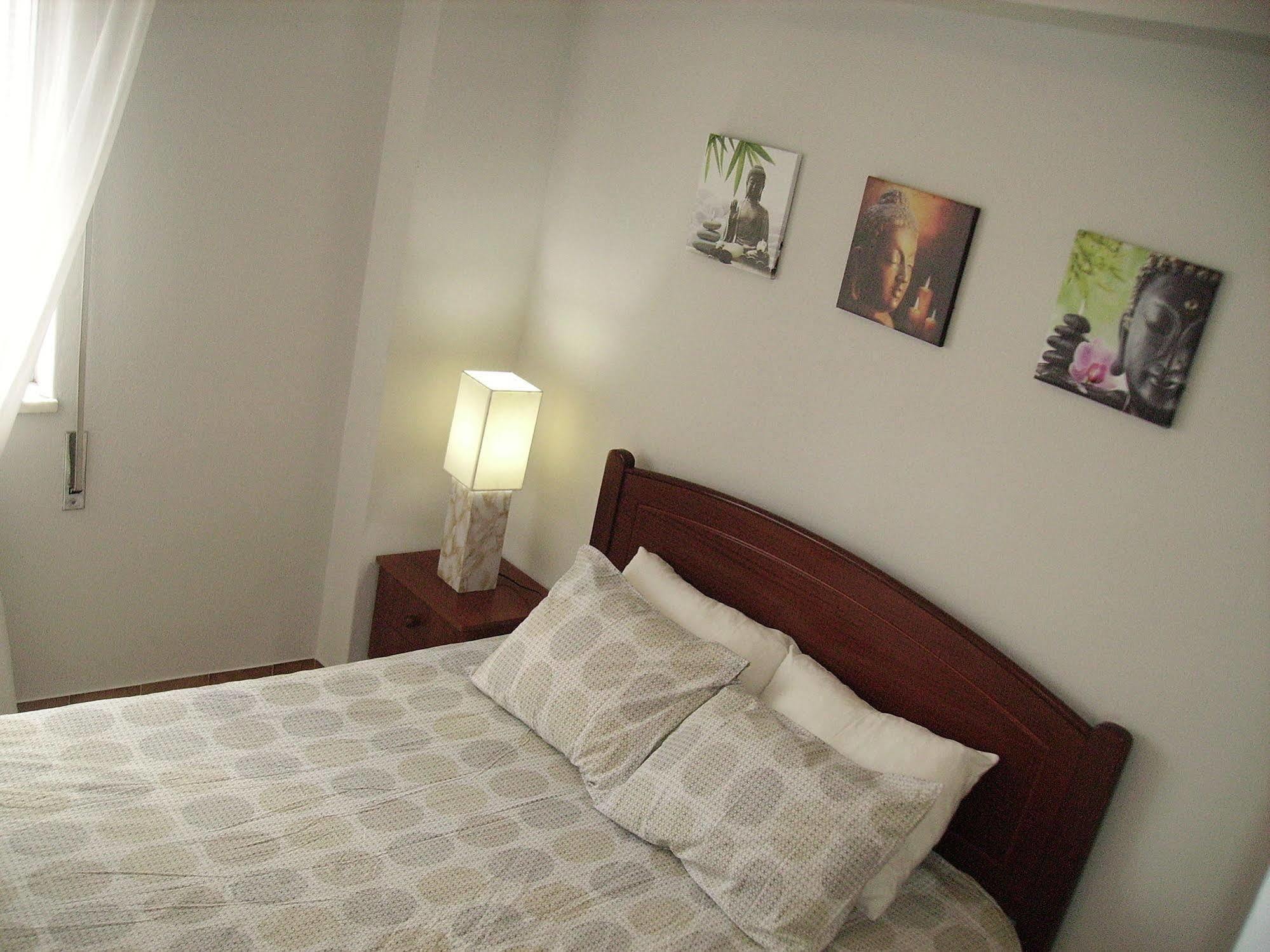 Sunny House Hostel ลากอส ภายนอก รูปภาพ